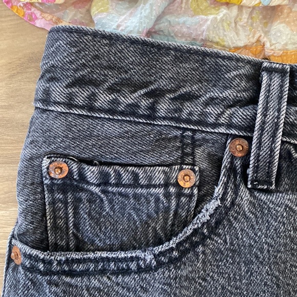 Levi’s High Rise Button Fly Cut-off Jean Shorts • Daisy Dukes • 26 - Picture 3 of 10